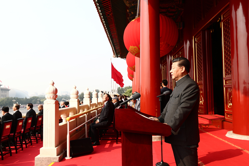 10月1日上午，慶祝中華人民共和國(guó)成立70周年大會(huì)在北京天安門(mén)廣場(chǎng)隆重舉行。中共中央總書(shū)記、國(guó)家主席、中央軍委主席習(xí)近平發(fā)表重要講話。