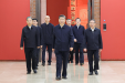 习近平在瞻仰延安革命纪念地时强调 弘扬伟大建党精神和延安精神 为实现党的二十大提出的目标任务而团结奋斗